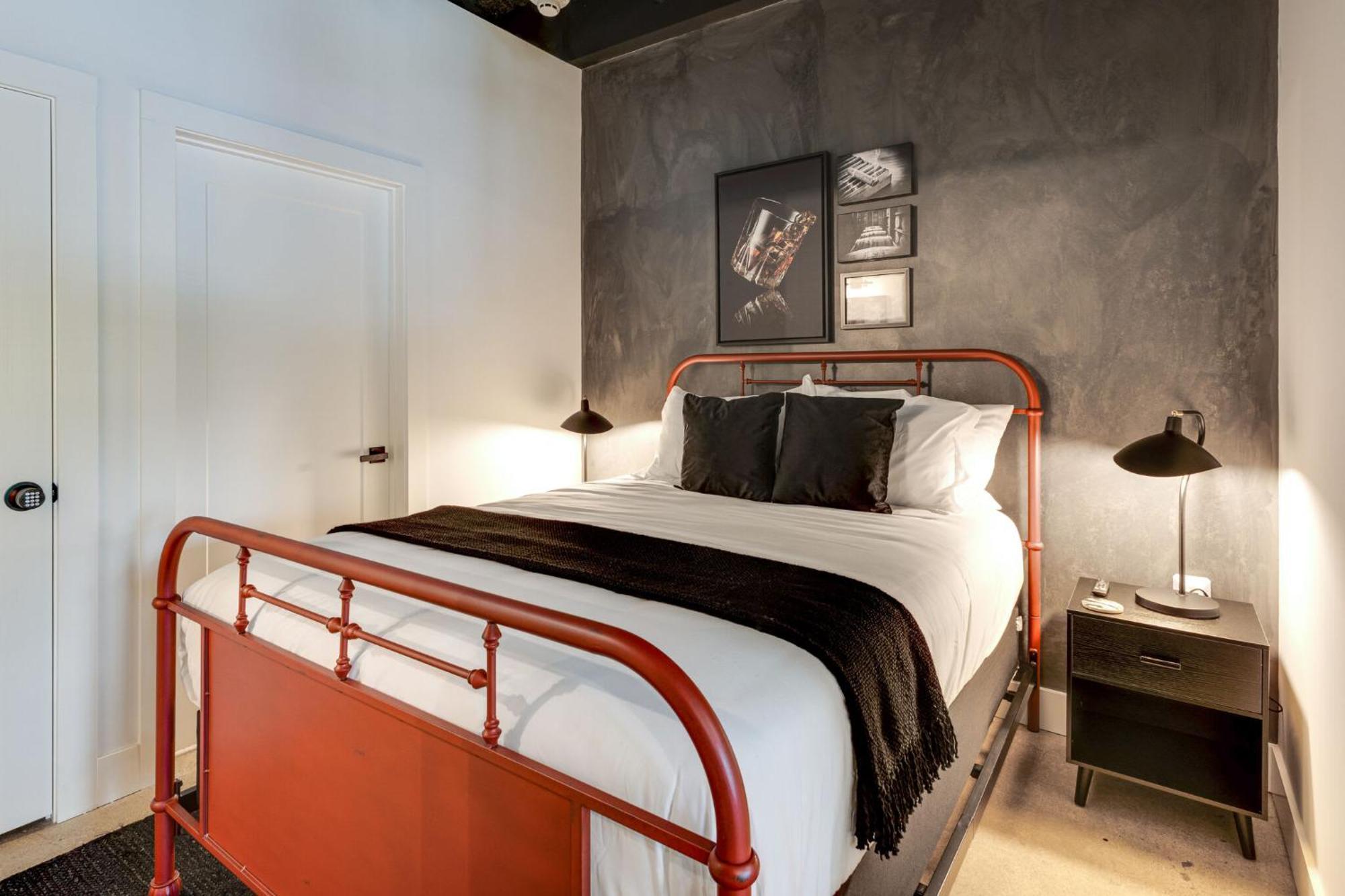 New With 2 Beds 7 Mins To Broadway