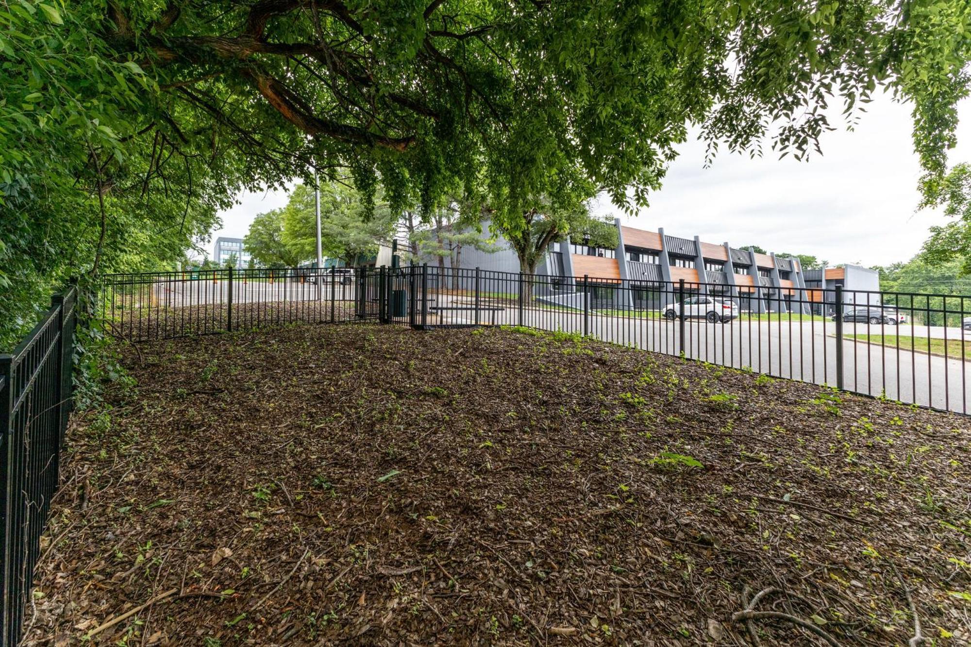 New With 2 Beds 7 Mins To Broadway Apartment